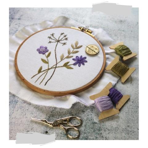 Vrij borduren bloemen in borduurring — foto 1
