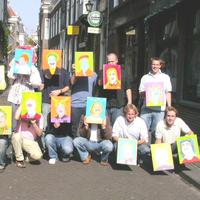 Workshop portret schilderen in de  stijl van Andy Warhol in het Hofkwartier van Den Haag centrum, Zuid-Holland als bedrijfsuitje of teamuitje, vrijgezellenfeest, familie uitje of zomaar een uitje.