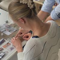 Sieraden workshop, zilveren bedeltjes