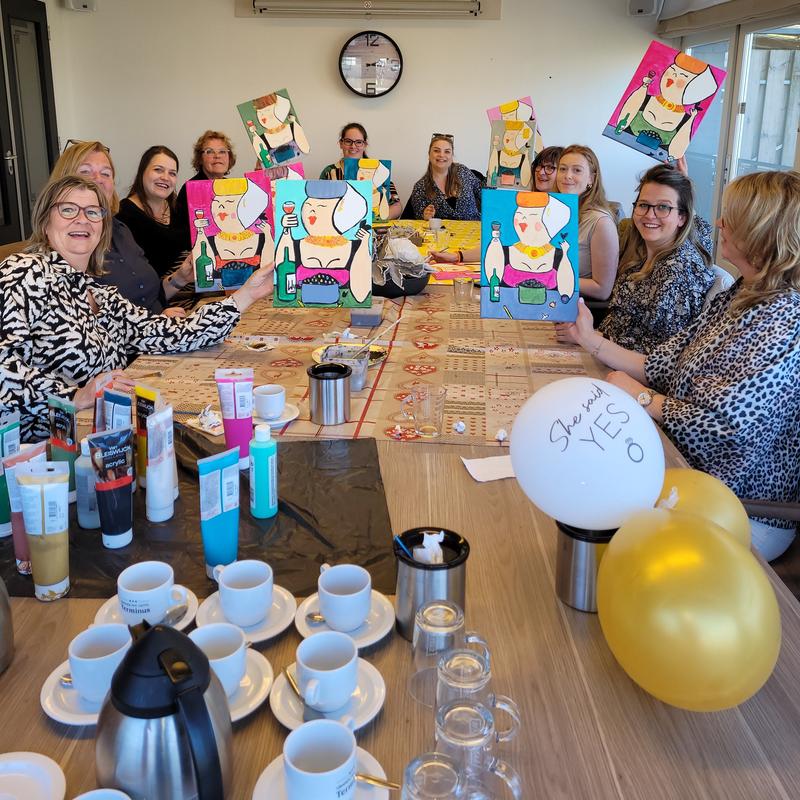  Dikke Dames schilderen 