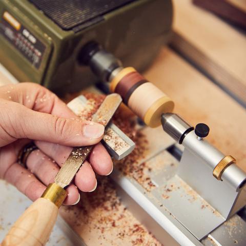 Workshop houten sieraden maken in modekwartier arnhem